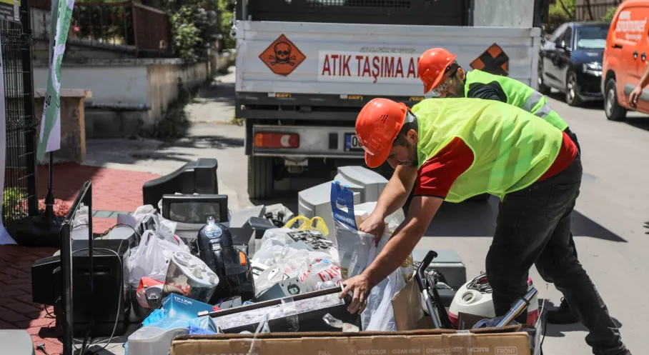 Çankaya'dan Devrim! Elektronik Atıklar Artık Mahallede Toplanıyor! İşte Detaylar
