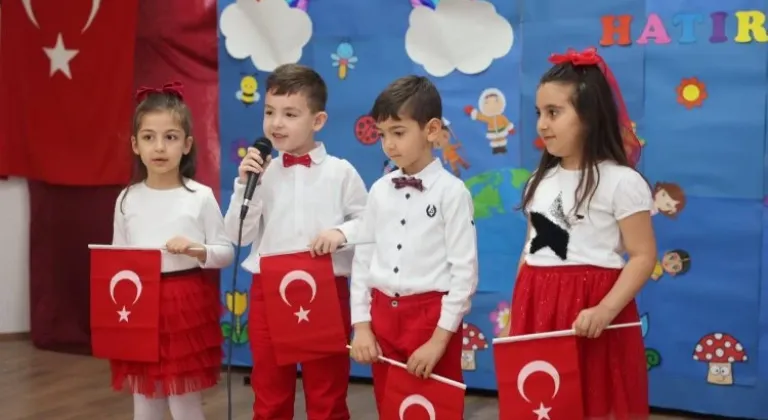 Çayırova Belediye Başkanı minikleri büyük bir coşkuyla karşıladı