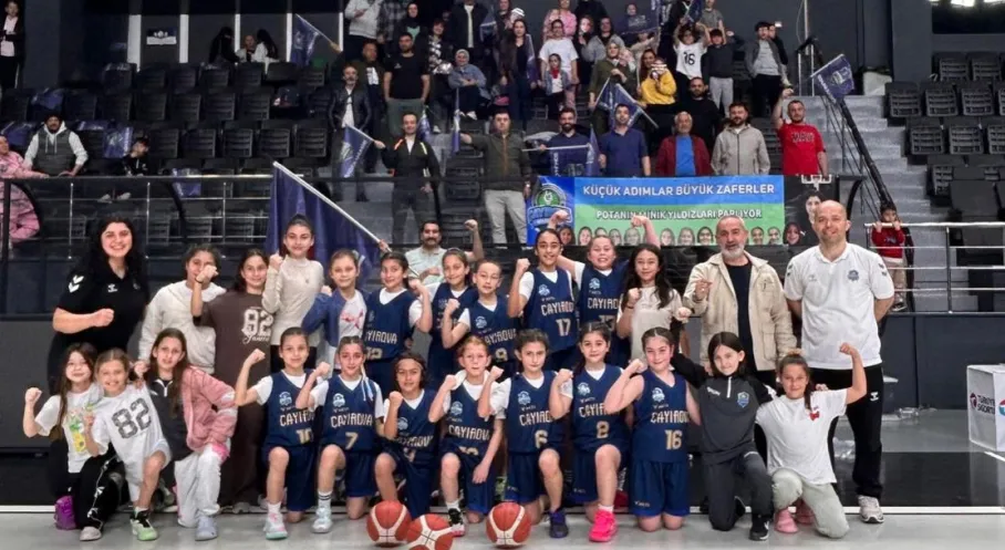 Çayırova U-10 Kız Basketbol Takımı'ndan Sezon Bitmeden Tarihi Şampiyonluk! Potada Destan Yazdılar!