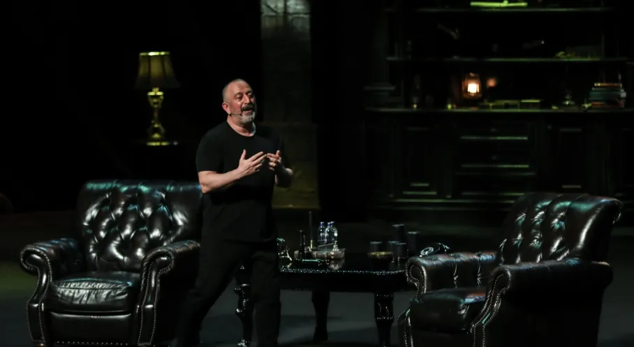 Cem Yılmaz Sahneleri Bırakıyor Mu? 