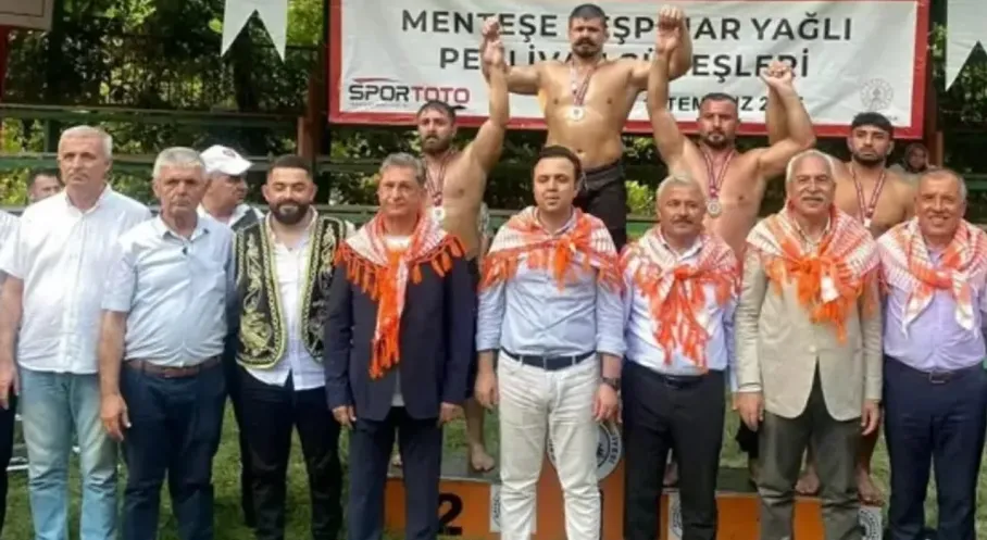 Cengizhan Şimşek Menteşe'de Başpehlivan! Yağlı Güreşlerde Zafer Şimşek'in!