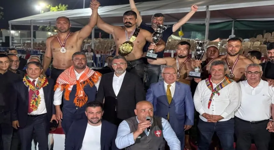 Cengizhan Şimşek Serik'te Devleri Devirdi! Başpehlivanlık Şerefini Kaptı!