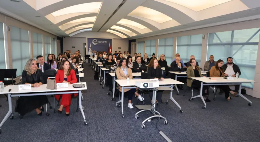 Çerkezköy'de Sürdürülebilirlik Zirvesi: İş Dünyası Geleceği Tartıştı!