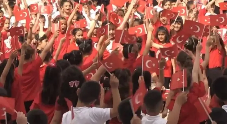 Afet Bölgesinde 23 Nisan Sevinci: Bakanlık Çocukları Unutmadı!