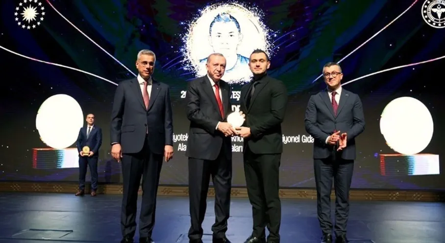 ÇOMÜ'den Gurur Veren Başarı: Prof. Karav'a Cumhurbaşkanlığı TÜSEB Ödülü!