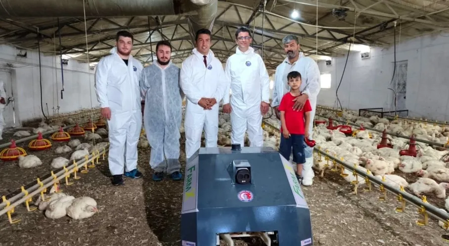 ÇOMÜ'den Tavuk Çiftliklerine Yapay Zeka Destekli Robot: BroBot Dönemi Başlıyor!