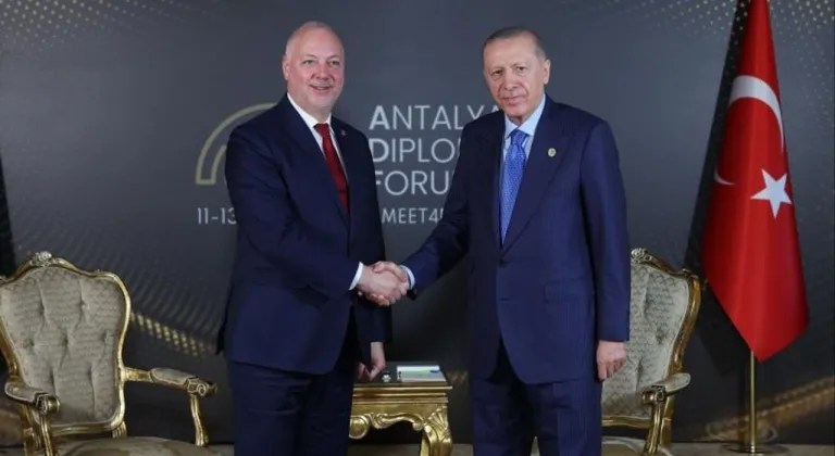 Cumhurbaşkanı Erdoğan, Antalya Diplomasi Forumu'nda Bulgaristan ve Bosna-Hersek temsilcileriyle görüştü