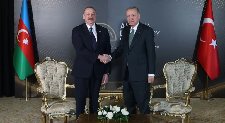 Cumhurbaşkanı Erdoğan ve Aliyev Buluştu: Antalya Diplomasi Forumu'nda Tarihi Görüşme