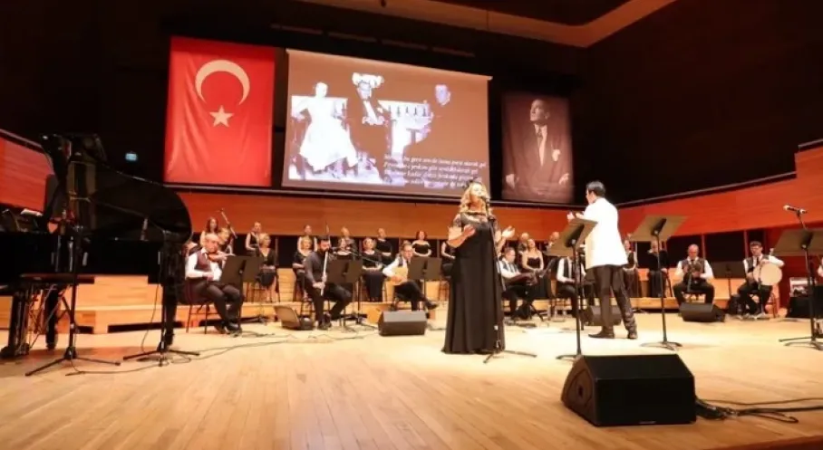 Müzeyyen Senar 10. Ölüm Yıl Dönümünde İzmir'de Anıldı: 'Cumhuriyetin Sesi' Unutulmadı!