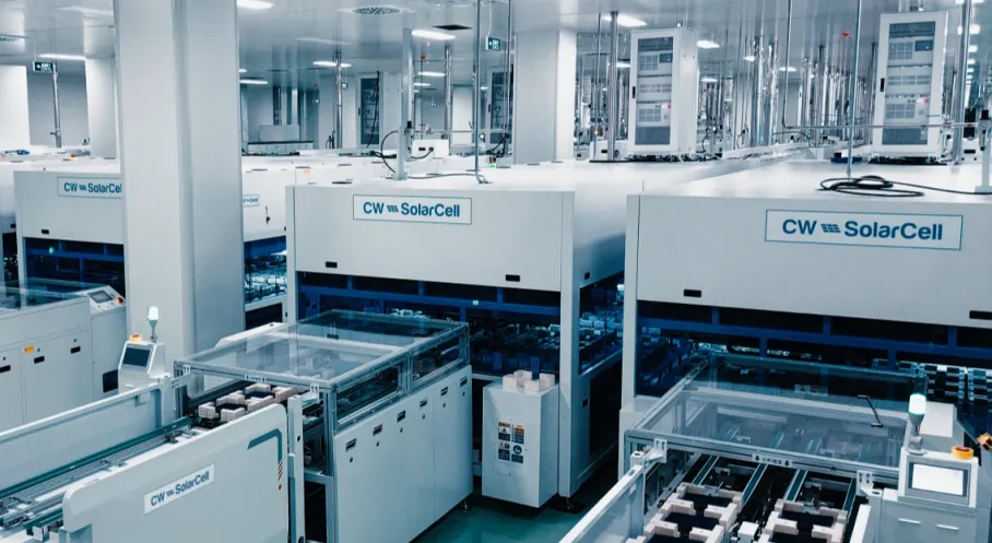 CW Enerji'den Dev Yatırım: Avrupa'nın En Büyük Entegre Güneş Hücresi Fabrikası Açıldı!