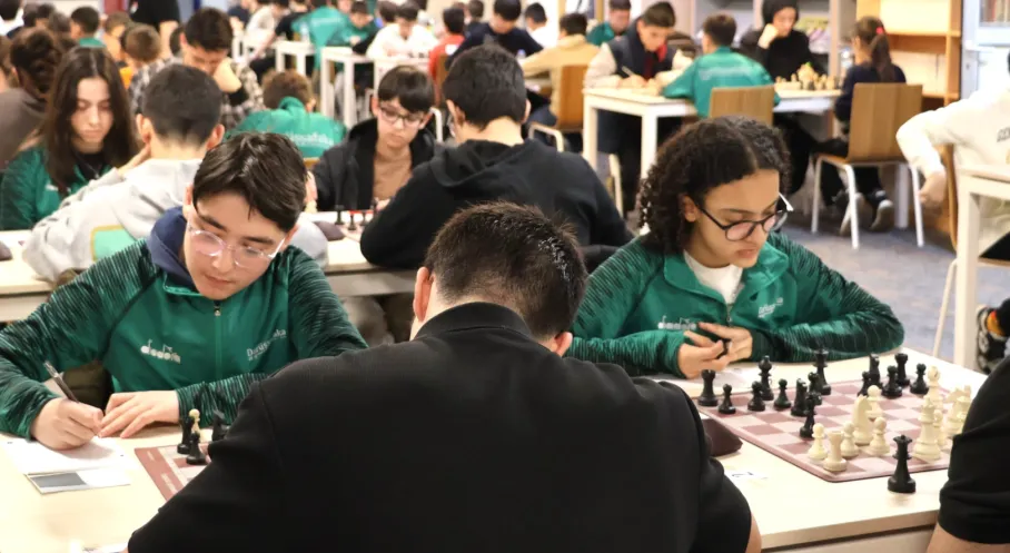 Darüşşafaka'da Akıl Oyunları Zirvesi: Okullar Arası Satranç Turnuvası Tamamlandı!