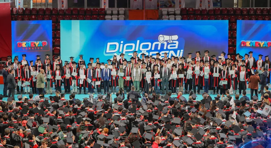 DENEYAP'tan Mezuniyet Coşkusu! 9.490 Öğrenci Geleceğe Umutla Bakıyor