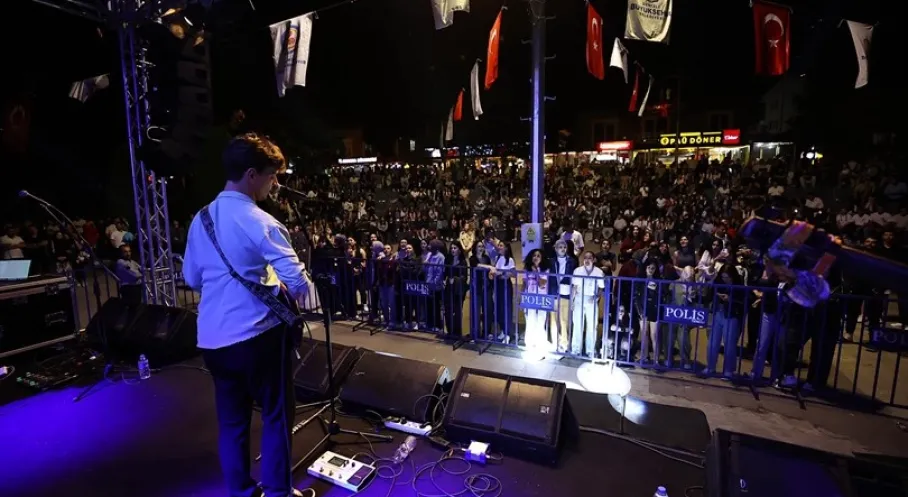 Denizli'de 19 Mayıs Coşkusu: Gençlik Konserleri ile Bayram Havası Esti!