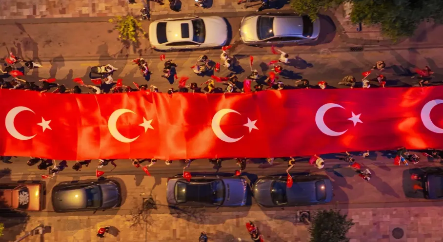 Denizli'de 19 Mayıs Coşkusu: On Binler Fener Alayı'nda Buluştu!