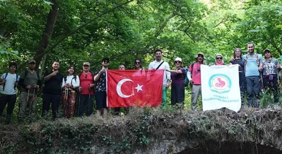 Denizli'de Doğa Yürüyüşü Coşkusu! Şehir Stresinden Uzaklaşmak İsteyenler Altındere'de Buluştu