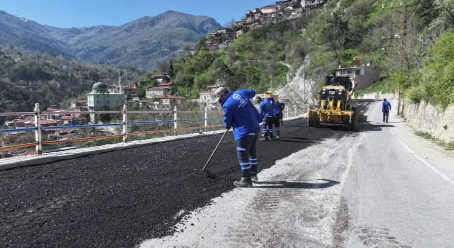Denizli'de Ulaşım Atağı: Babadağ ve Karacasu Yollarında Konfor ve Güvenlik Yükseliyor!