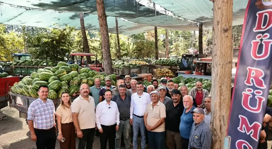 Denizli’de Üreticiden Alınan Tonlarca Karpuz İhtiyaç Sahibi Ailelere Ulaştırılıyor
