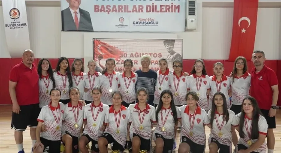 Denizli’de Zafer Kupası Heyecanı: 300 Genç Sporcu Parkede Buluştu