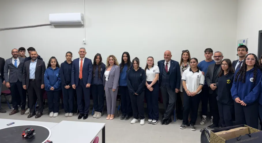 Deprem Bölgesi Gençlerine Teknoloji Desteği: Fırsat Eşitliği Artıyor!