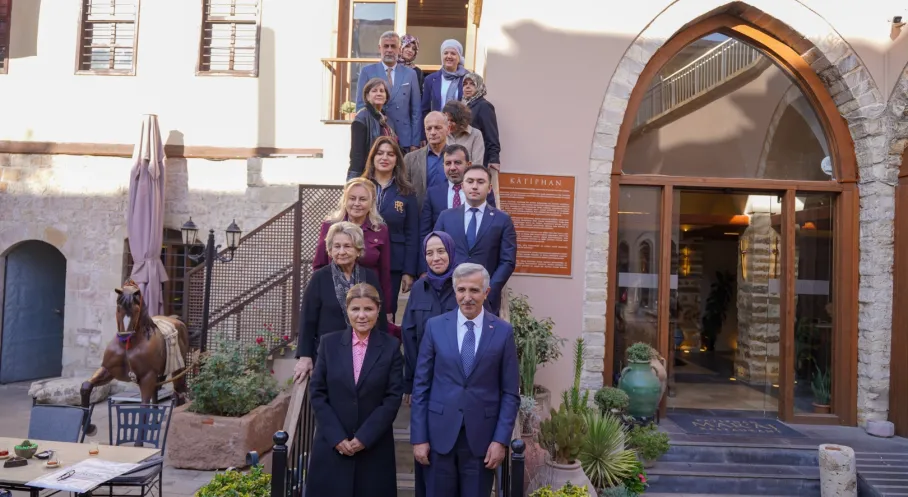 Depremzede Kadınlara Umut Işığı: 'Hayata Bağlayan İlmekler' Projesi İkinci Etabı Başladı!