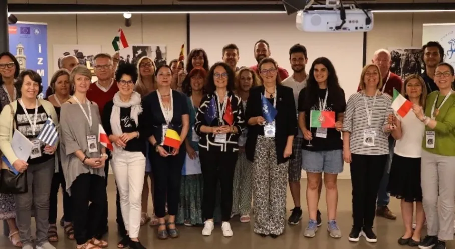 DEÜ'den Uluslararası Akademik Zirve! 9 Ülkeden Bilim İnsanları İzmir'de Buluştu