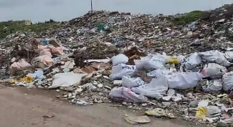 DEVA Partisi Adayı Melis Kandemir, Yenişehir'deki Çöp Sorununu Kökten Çözmeye Talip