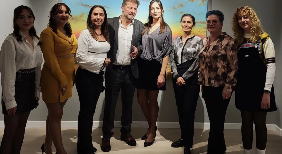 Devrim Demiral'ın 'Romantik' Sergisi İstanbul'da Sanatseverlerle Buluşuyor!