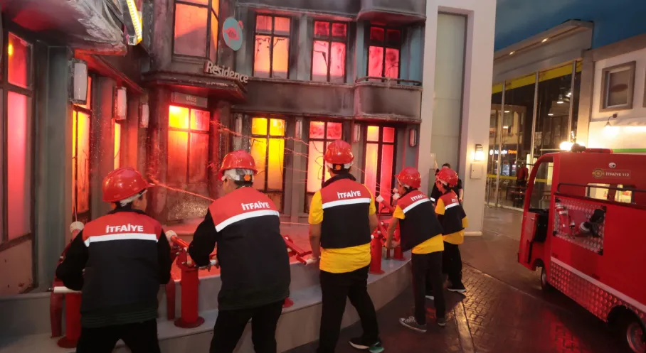 DHL Express'ten Darüşşafakalı Öğrencilere Unutulmaz 