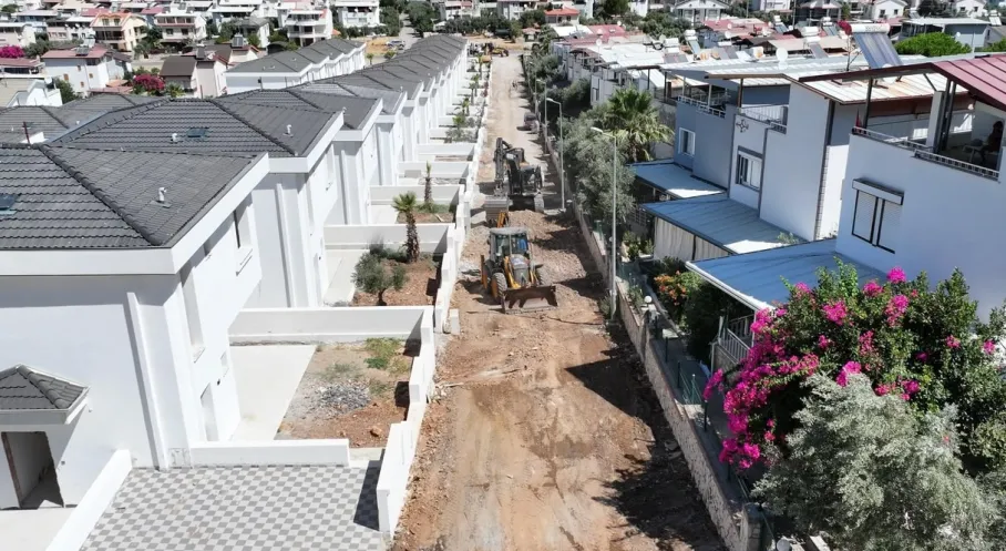 Didim Belediyesi Akbük'te Yol Yapım Çalışmalarını Genişletiyor