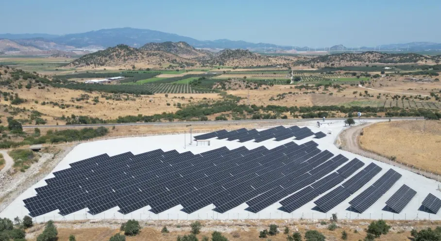 Dikili’nin Güneş Enerjisi Santrali Elektrik Üretmeye Başladı