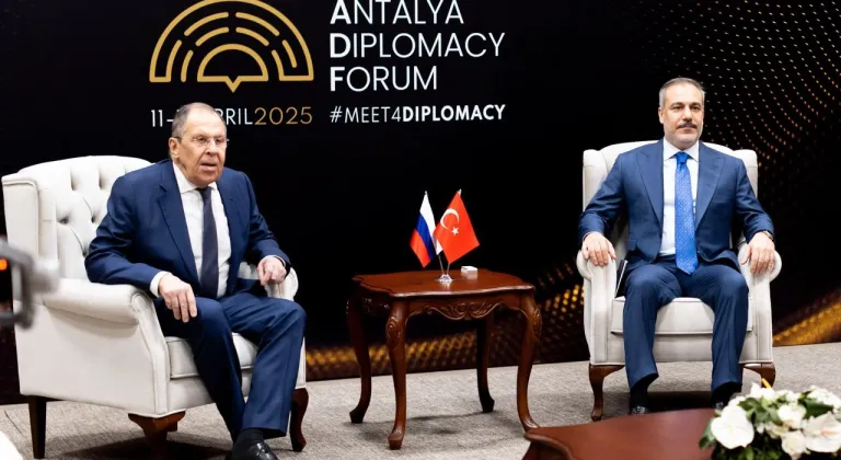 Dışişleri Bakanı Hakan Fidan ve Rusya Dışişleri Bakanı Sergey Lavrov, Antalya'da Önemli Görüşme Gerçekleştirdi