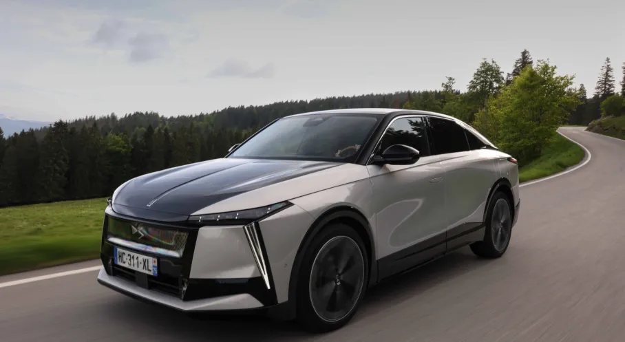 DS Automobiles'tan Elektrikli Amiral Gemisi Atağı: DS N°8 Türkiye'de!