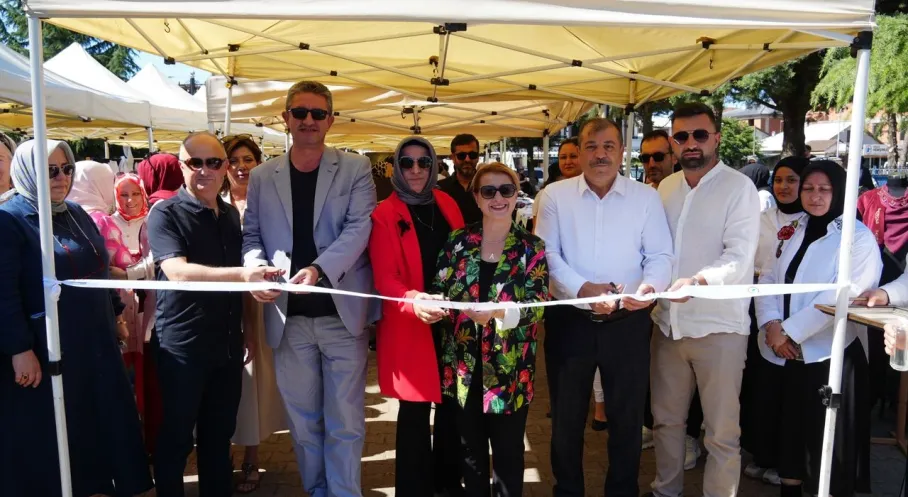 Düzce BELMEK'in El Emeği Göz Nuru Sergisi Ziyaretçi Akınına Uğradı!