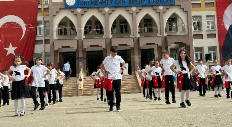 Düzce'de, 23 Nisan Coşkusu Sevince Dönüştü