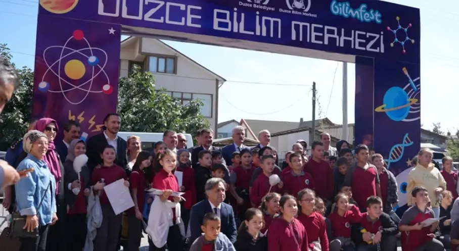 Düzce'de Bilim Şenliğine 6500 Kişi Katılım Sağladı