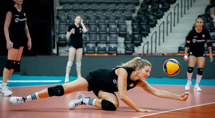 Eczacıbaşı Dynavit Şampiyonlar Ligi'nde Fırtına Gibi Esiyor! İlk Maç Heyecanı!