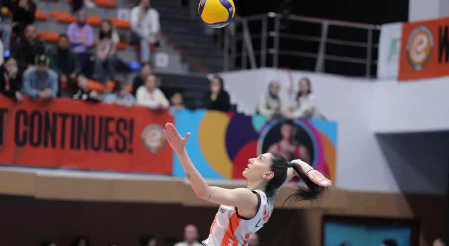 Eczacıbaşı Dynavit'ten Transfer Bombası! Yaprak Erkek 3 Yıl Daha Turuncu Beyazlı Formayla!