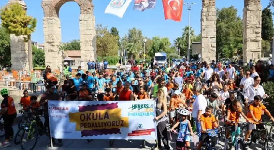 Efes Selçuk'ta Hareketlilik Şöleni! Bisiklet Korteji ve Çocuk Şenliğiyle Coşku Dorukta!