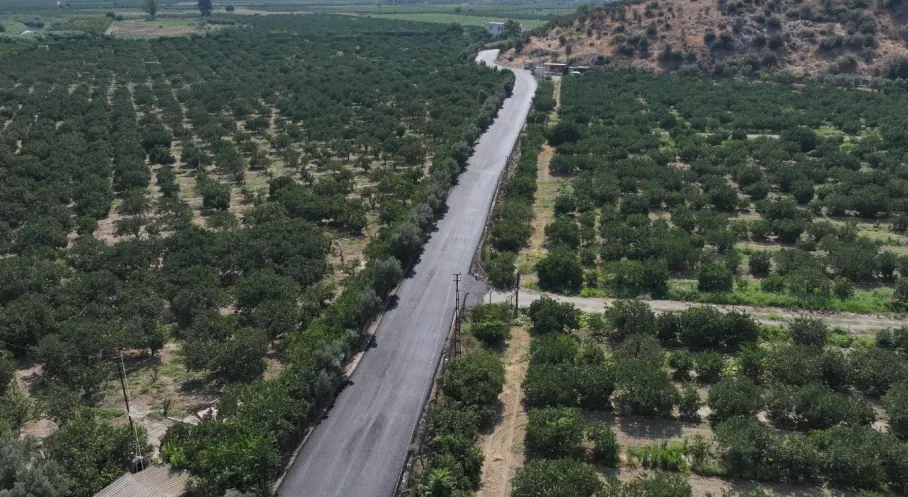 Efes Selçuk’ta Ulaşım İçin Yol Seferberliği Sürüyor