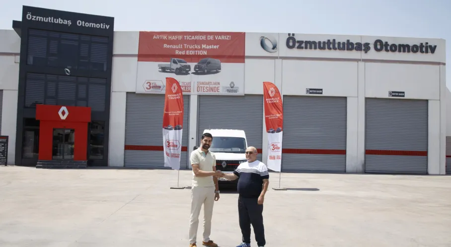 Ege Bölgesi'nin İlk Renault Trucks Master Red EDITION'ı ÖKN Lojistik Filosuna Katıldı