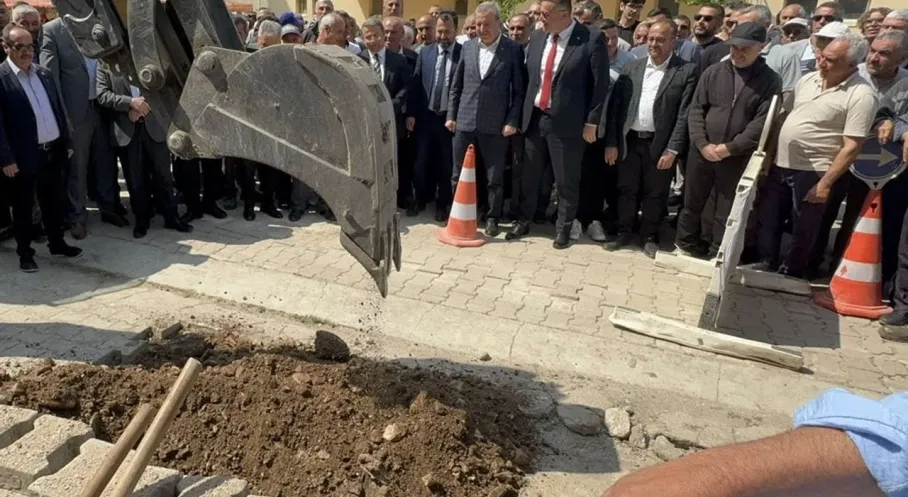 Eğirdir Pınar Pazarı Doğalgaza Kavuşuyor! İlk Kazma Vuruldu
