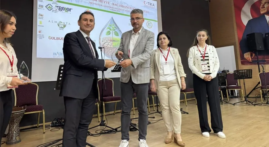 Eğirdir'de Uluslararası Meyve ve Bağ Fidancılığı Çalıştayı Başladı!