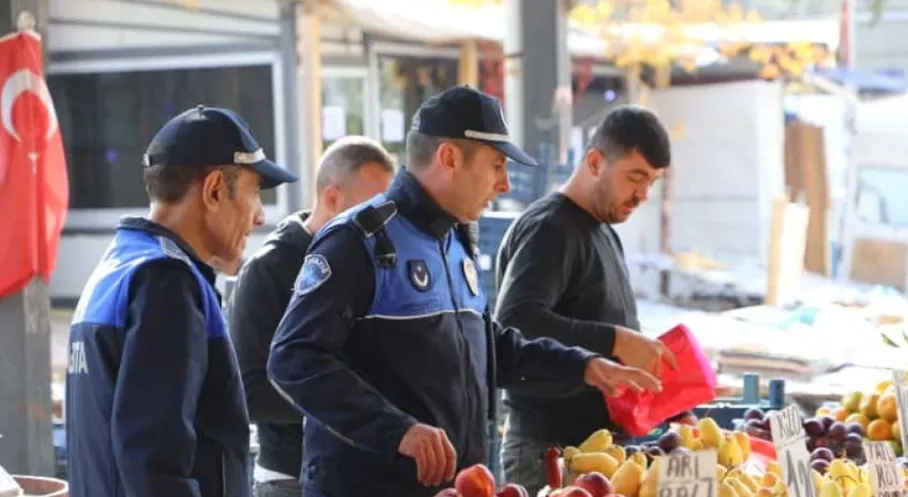 Elazığ'da Pazar Denetimi: Zabıta Fiyatları ve Hijyeni İnceledi!