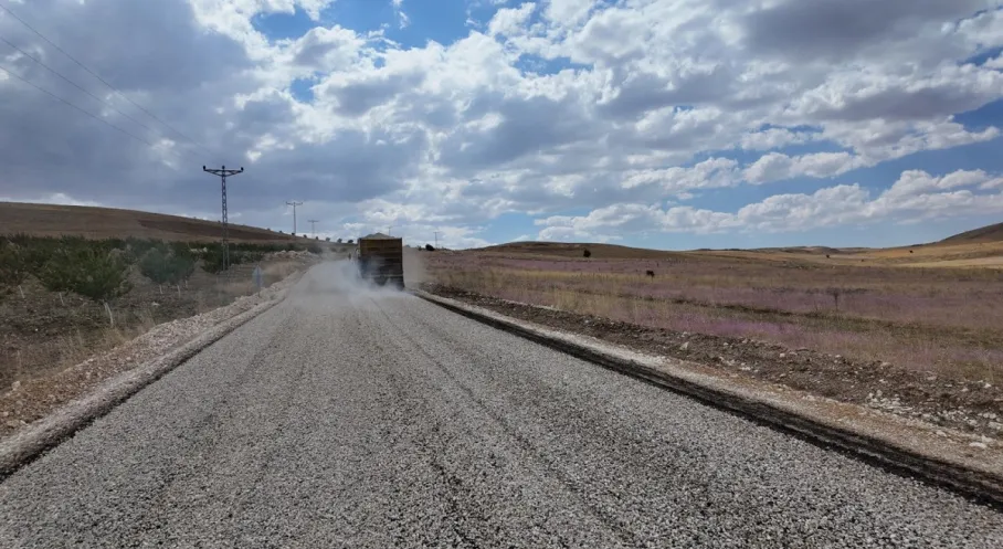 Elbistan’da 10 Kilometrelik Grup Yolu Yenileniyor