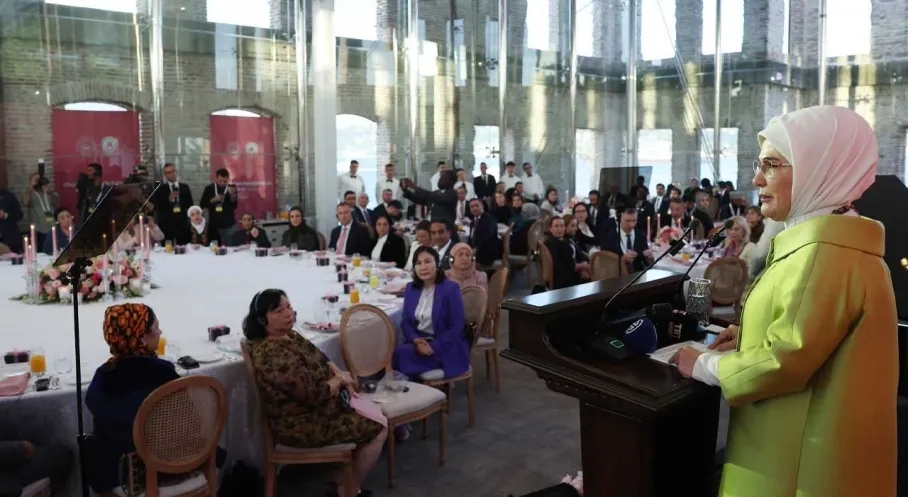 Emine Erdoğan'dan Aile Uyarısı: 'Aileyi Korumak Dünyayı Korumaktır!'