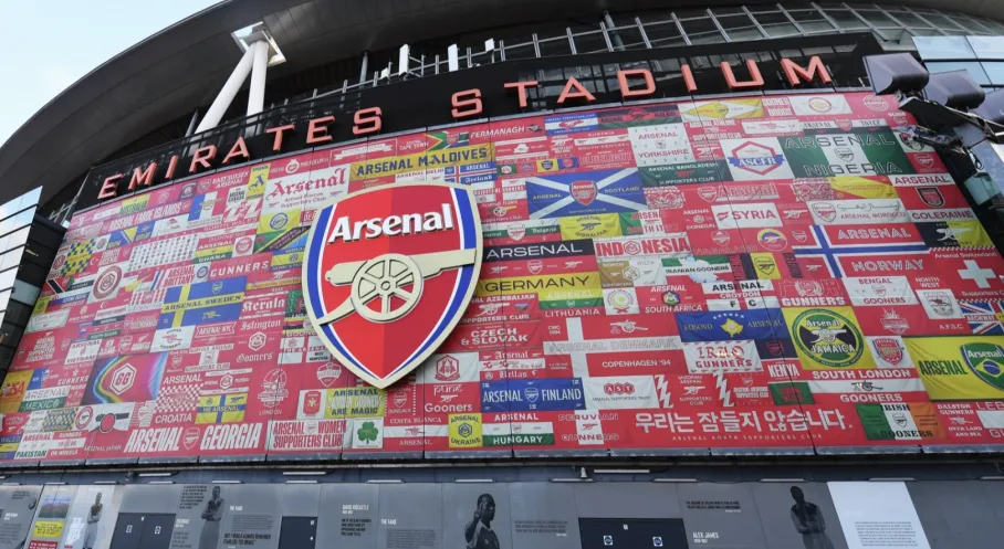 Emirates ve Arsenal'in Uzun Soluklu Ortaklığı 2033'e Kadar Uzadı