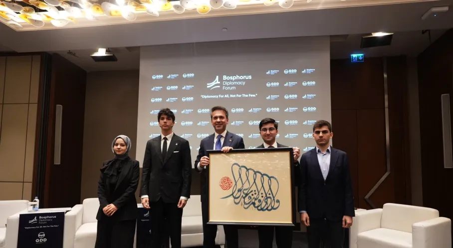 Enerji Bakanı Bayraktar BDF’26’da Gençlerle Buluştu