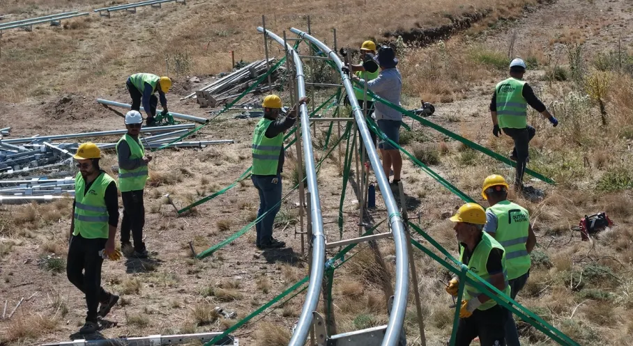 Erciyes'te Dağ Kızağında Raylar Yerine Oturuyor