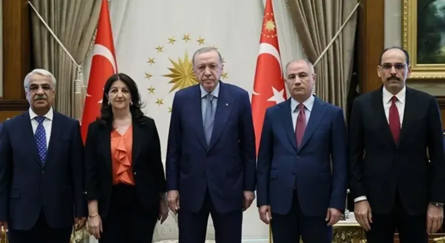 Erdoğan ve DEM Parti Heyeti Beştepe'de Bir Araya Geldi: Kritik 'Terörsüz Türkiye' Zirvesi!