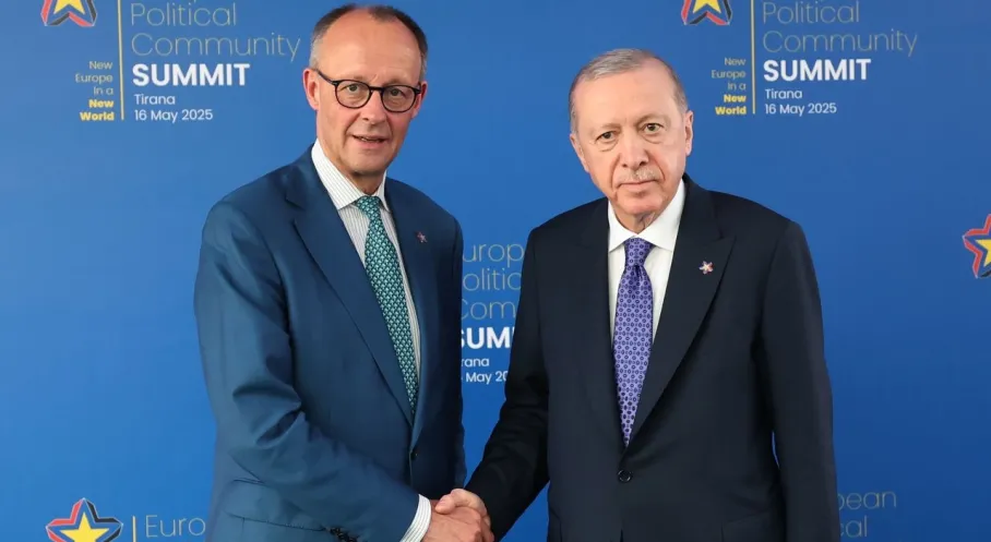 Erdoğan ve Merz Tiran'da Bir Araya Geldi: Kritik Zirve Sonrası Diplomatik Temas!